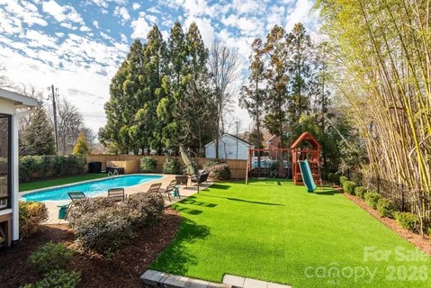 $950,000 | 4358 Old Saybrook Court, Charlotte, NC 28211