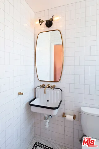 $4,850 | 3111 Glenhurst Avenue, Los Angeles, CA 90039