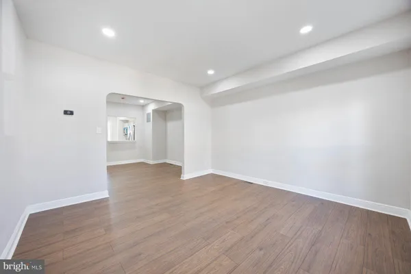 $2,350 | 117 Collins Avenue, Baltimore, MD 21229