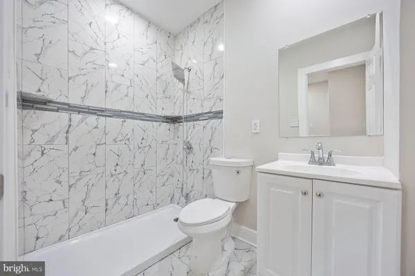 $2,350 | 117 Collins Avenue, Baltimore, MD 21229