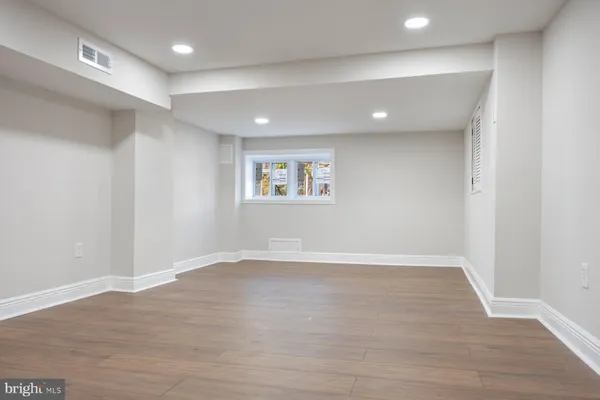 $2,350 | 117 Collins Avenue, Baltimore, MD 21229