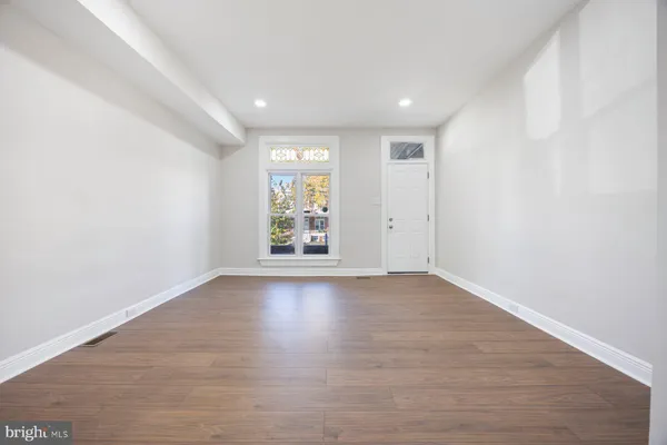 $2,350 | 117 Collins Avenue, Baltimore, MD 21229