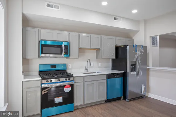 $2,350 | 117 Collins Avenue, Baltimore, MD 21229
