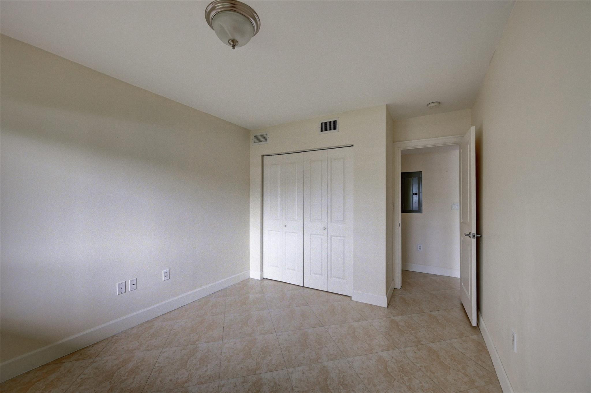 410 Southwest 15th Street, Unit 105 Pompano Beach, FL 33060 - Photo 6 of 10 Photo 6