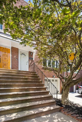 $1,999,999 | 821 Bloomfield Street, Hoboken, NJ 07030