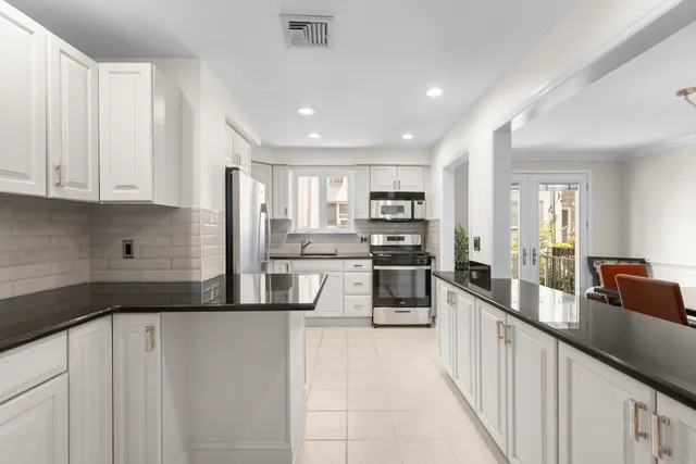 $1,999,999 | 821 Bloomfield Street, Hoboken, NJ 07030