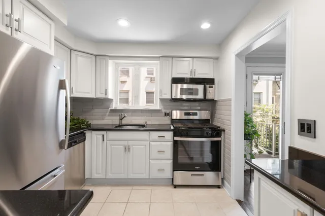 $1,999,999 | 821 Bloomfield Street, Hoboken, NJ 07030