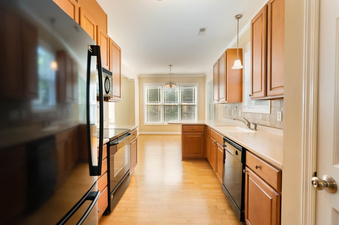 3918 Magnolia Pond Road Raleigh, NC 27610 - Photo 6 of 26 Kitchen
