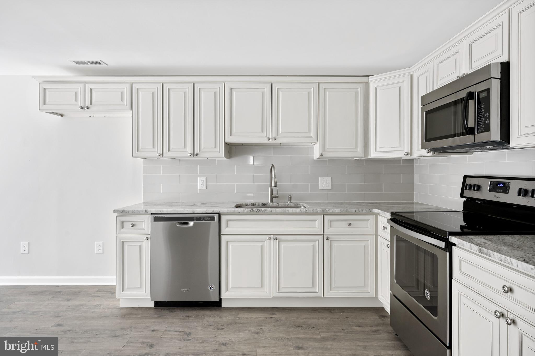 236 Hayes Mill Road Atco, NJ 08004 - Photo 6 of 11