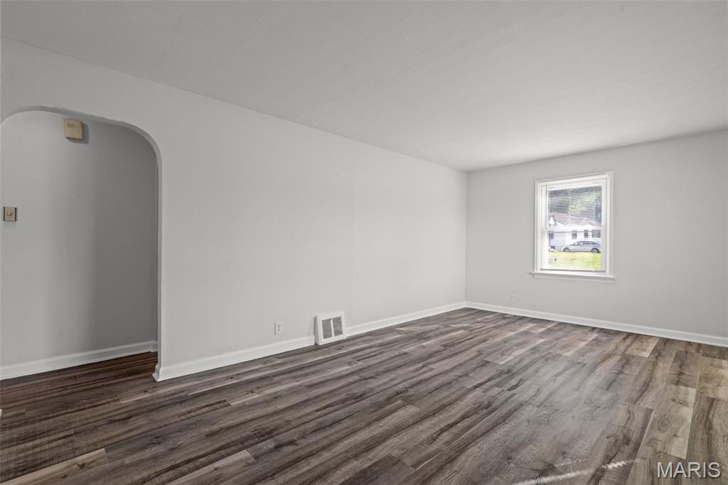 8234 Airport Road St. Louis, MO 63134 - Photo 6 of 26