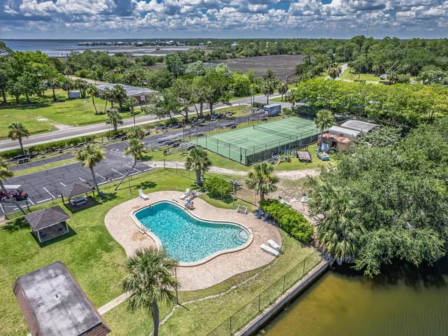 $349,000 | 55 Connie Drive, Crawfordville, FL 32327