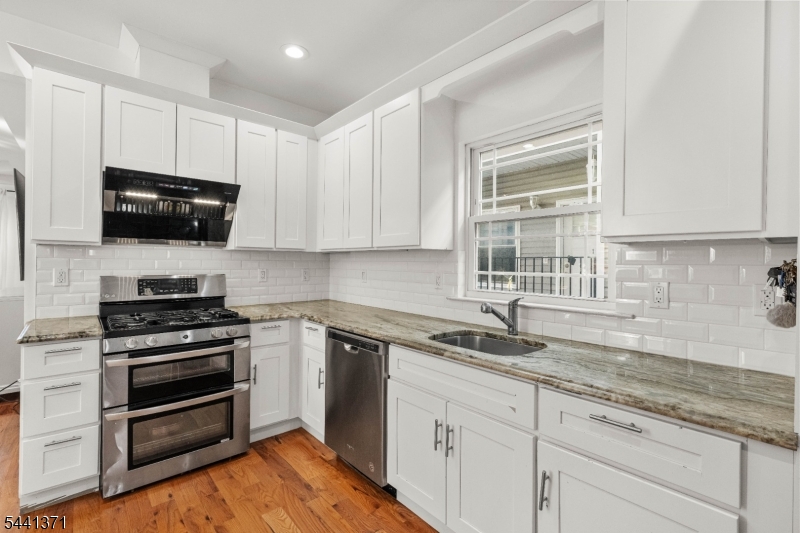 120 Fulton Street Elizabeth Port, NJ 07206 - Photo 11 of 29