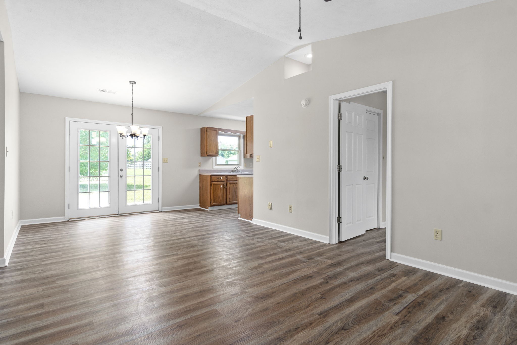 569 Foxfield Road Hopkinsville, KY 42240 - Photo 8 of 26 Gallery Image 8
