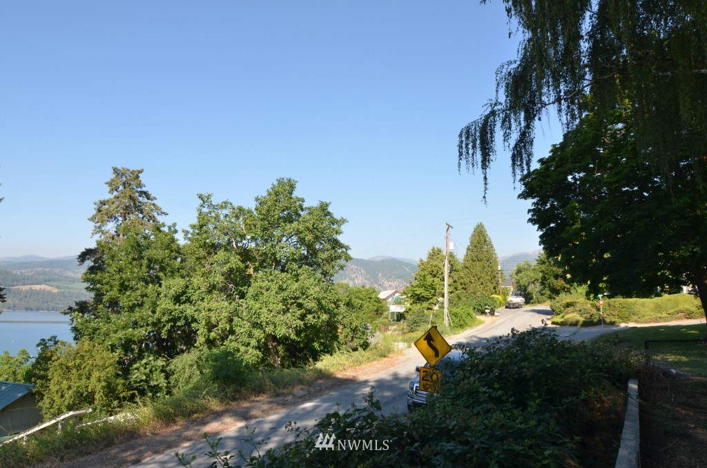 337 Boetzke Avenue Manson, WA 98831 - Photo 4 of 14