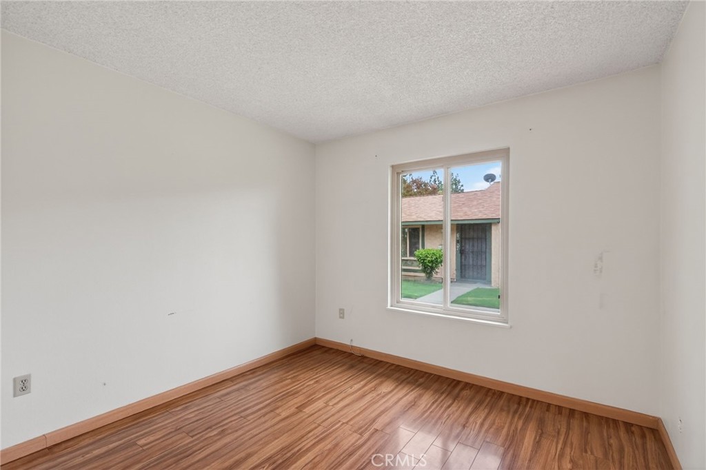 6305 La Mirada Way Riverside, CA 92504 - Photo 16 of 31