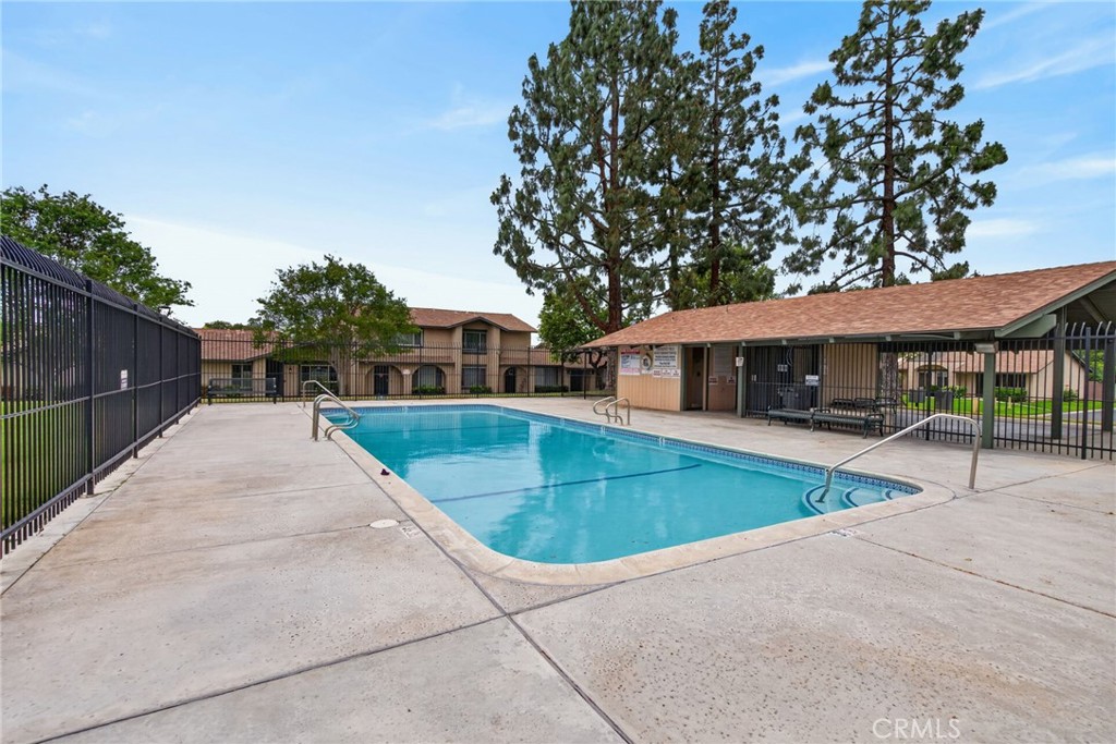 6305 La Mirada Way Riverside, CA 92504 - Photo 29 of 31
