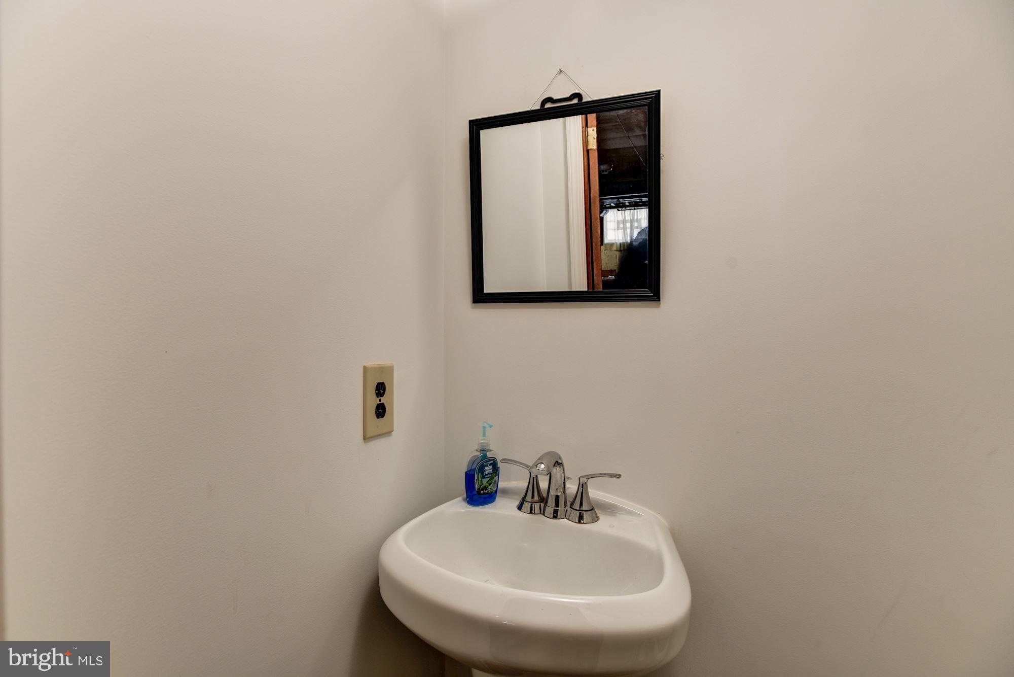 141 Garden Ridge Road Catonsville, MD 21228 - Photo 17 of 25 Powder Room