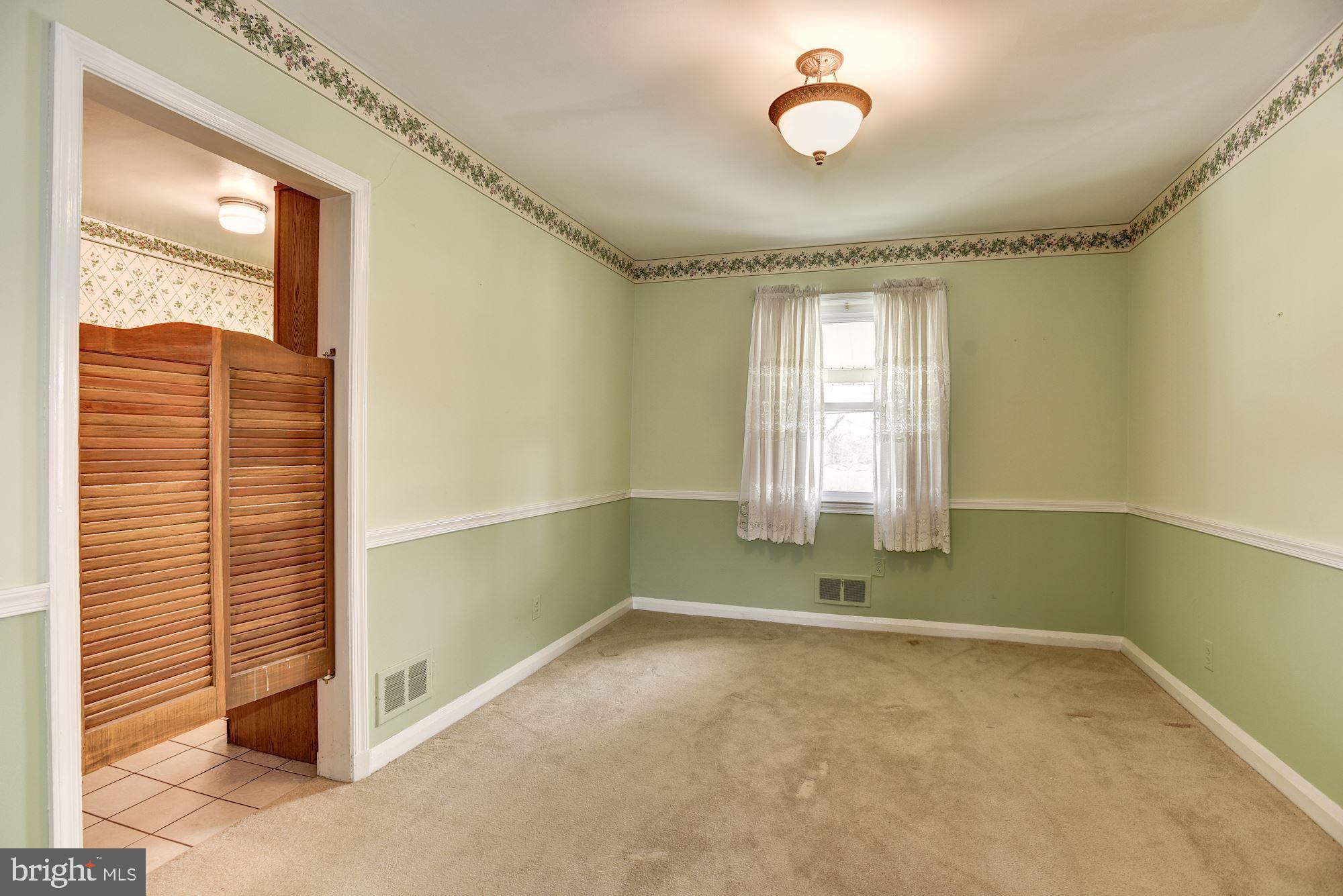 141 Garden Ridge Road Catonsville, MD 21228 - Photo 4 of 25 Dining Room