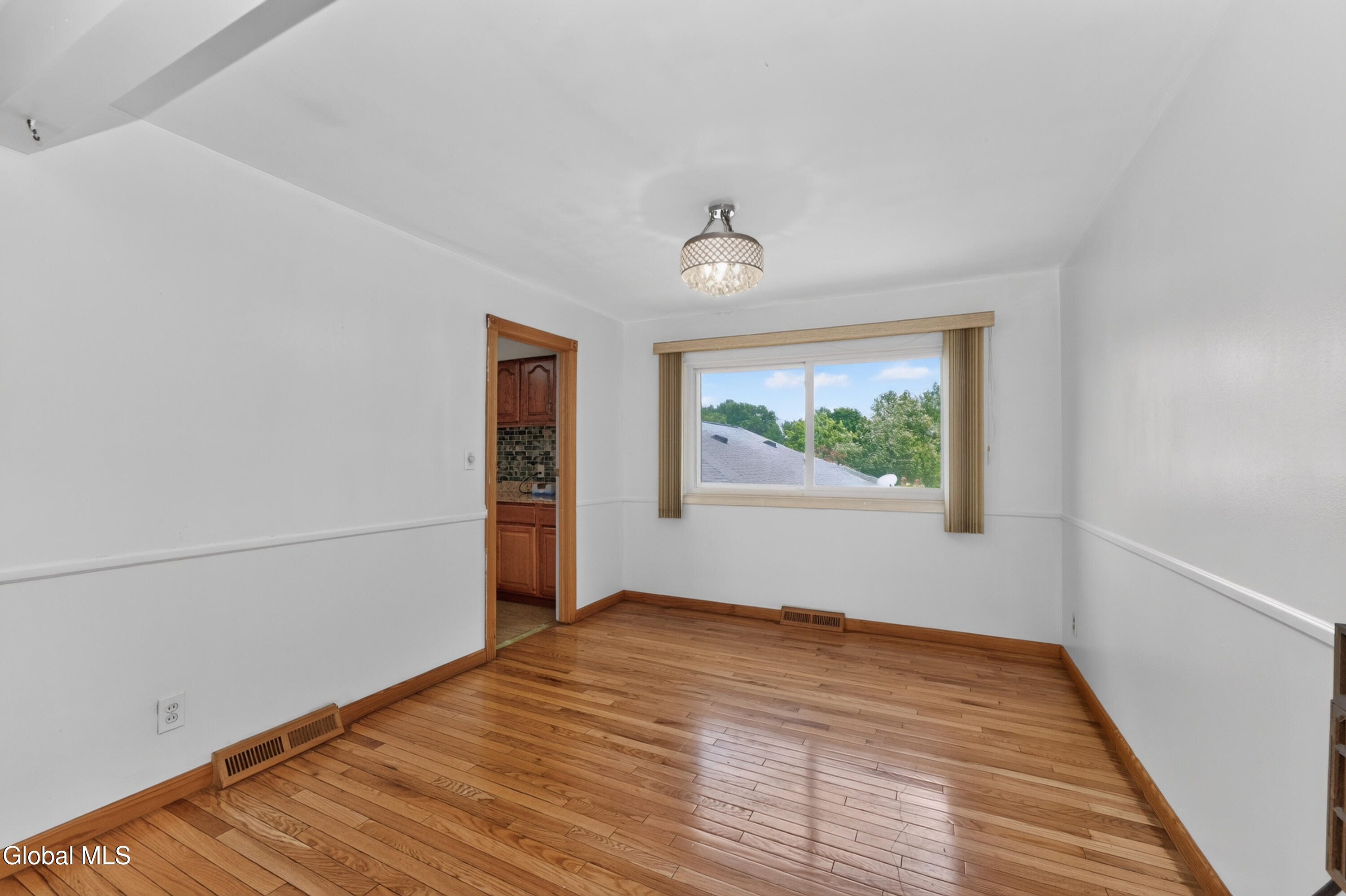37 Marwill Street Albany, NY 12209 - Photo 7 of 33 2 Diningroom 2