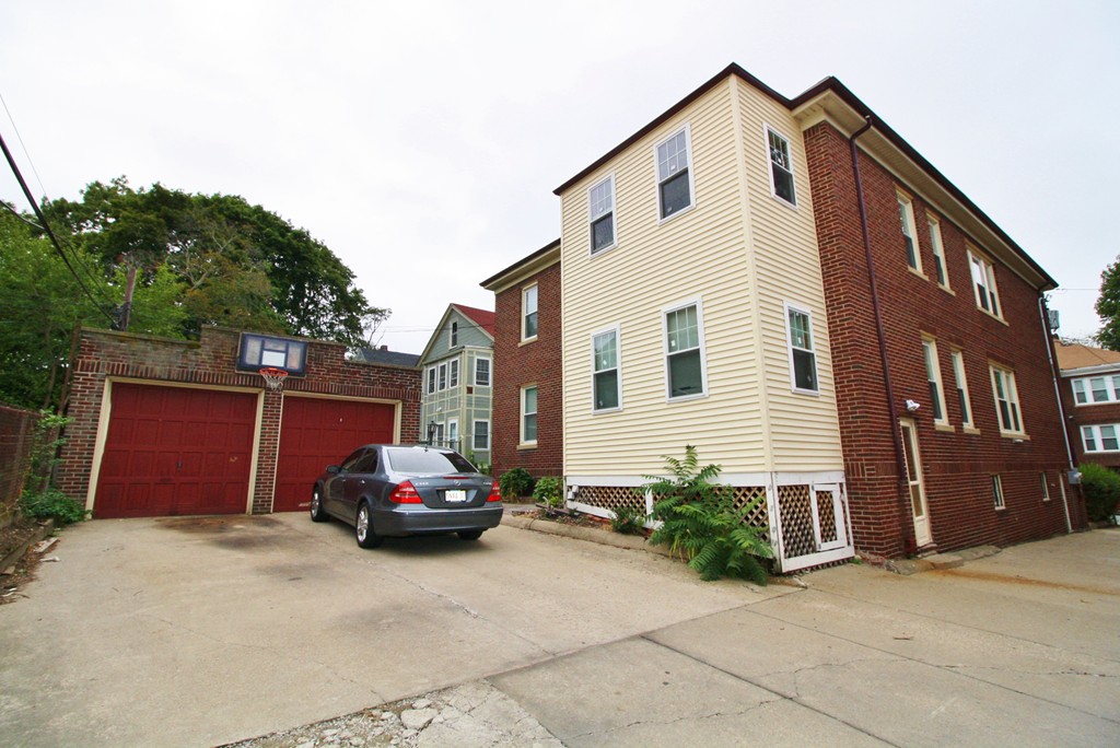 22 Oldfields Road Boston, MA 02121 - Photo 4 of 21
