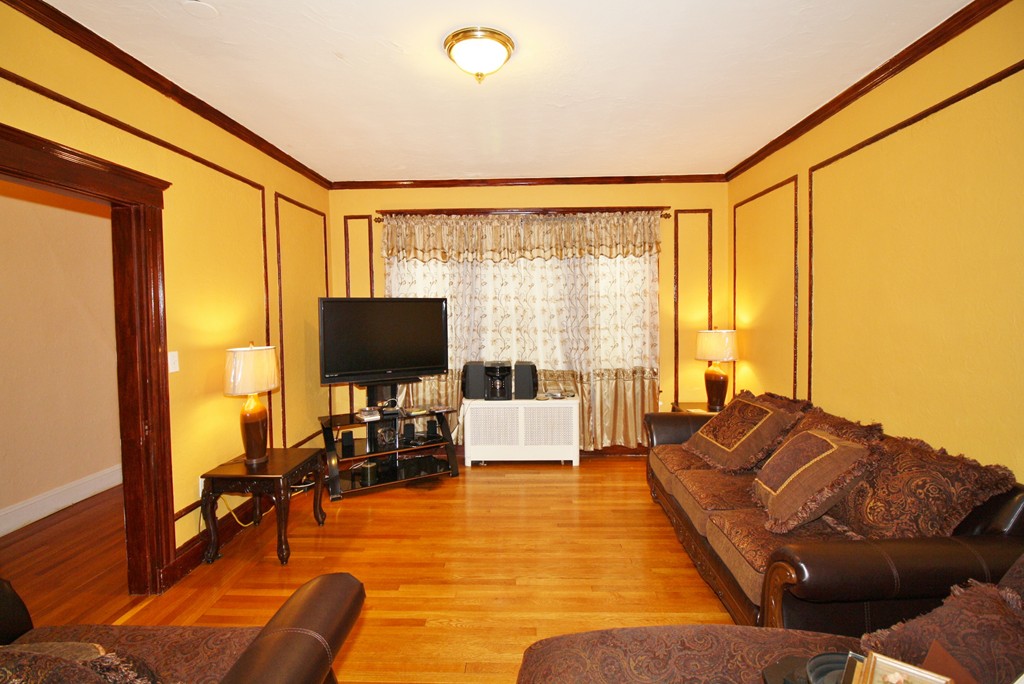 22 Oldfields Road Boston, MA 02121 - Photo 7 of 21