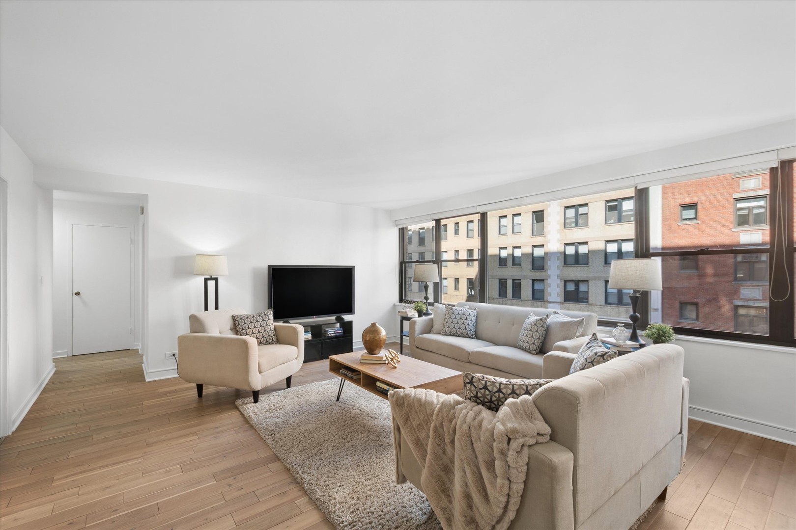 850 North Dewitt Place, Unit 15K Chicago, IL 60611 - Photo 4 of 18