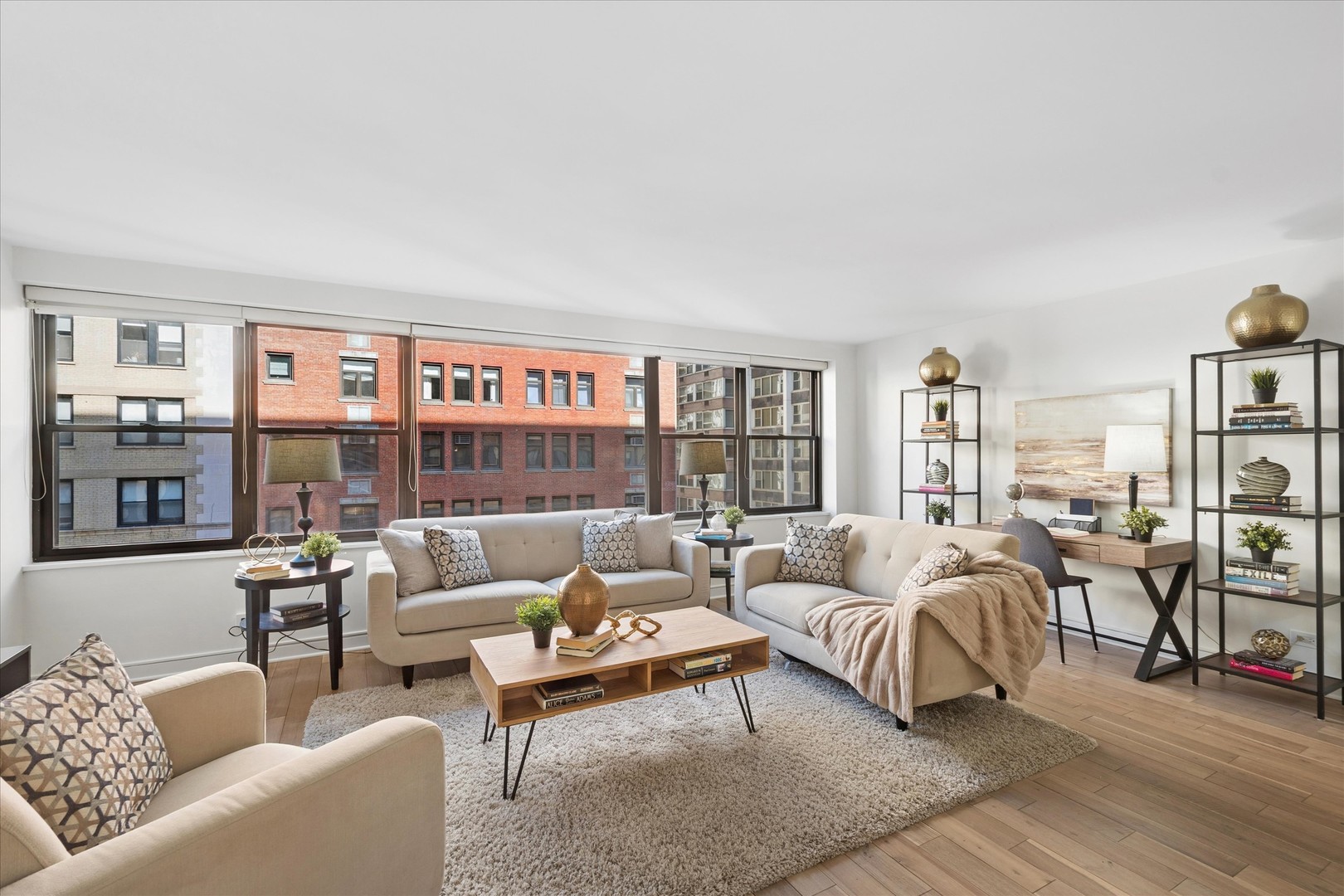 850 North Dewitt Place, Unit 15K Chicago, IL 60611 - Photo 5 of 18