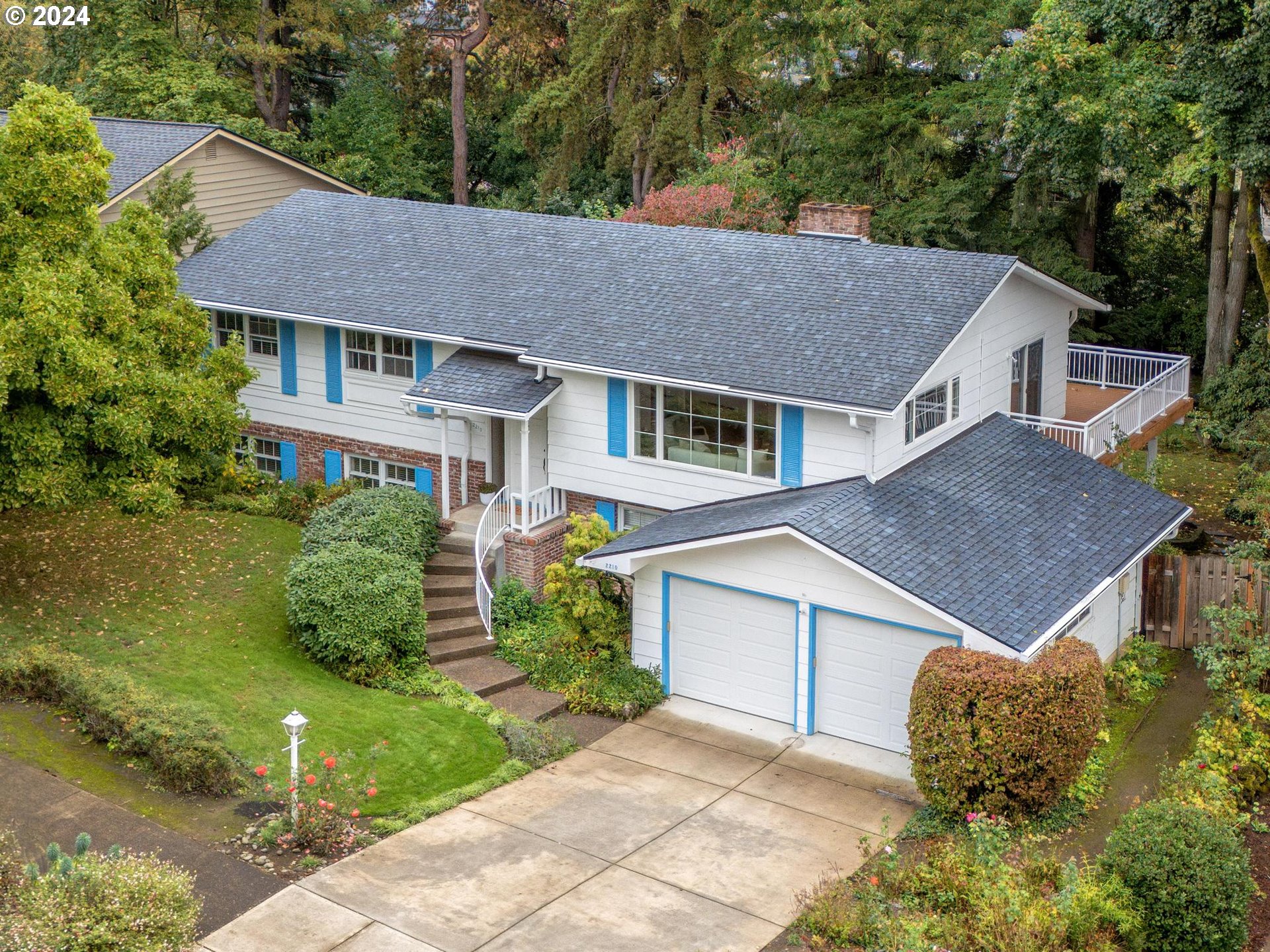 2210 Southwest Roxbury Avenue Portland, OR 97225 - Photo 1 of 27 Gallery Image 1