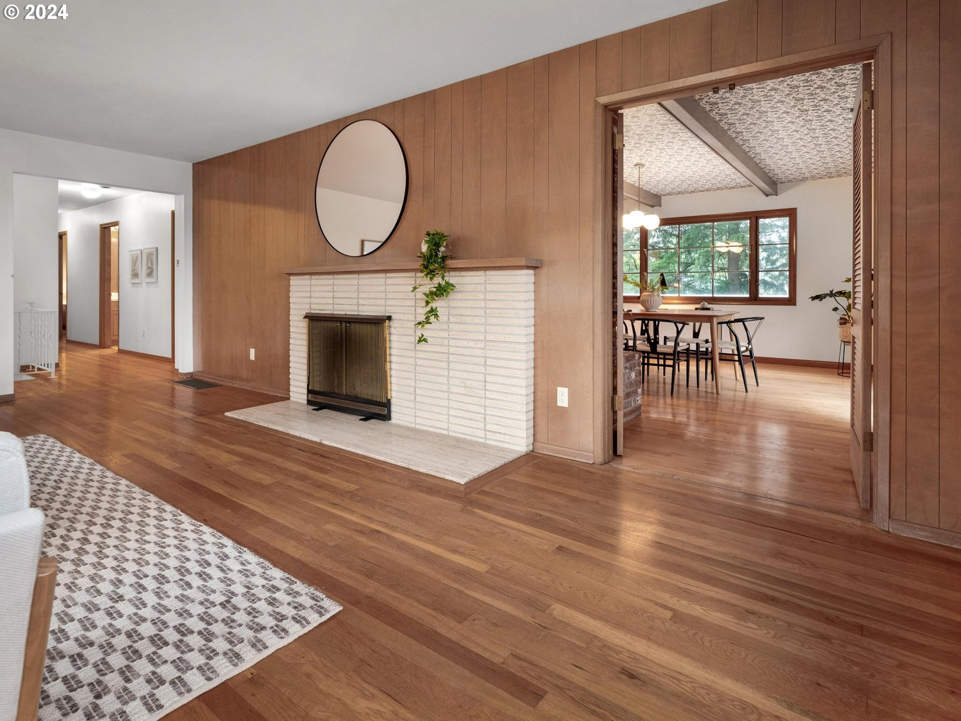 2210 Southwest Roxbury Avenue Portland, OR 97225 - Photo 4 of 27 Gallery Image 4