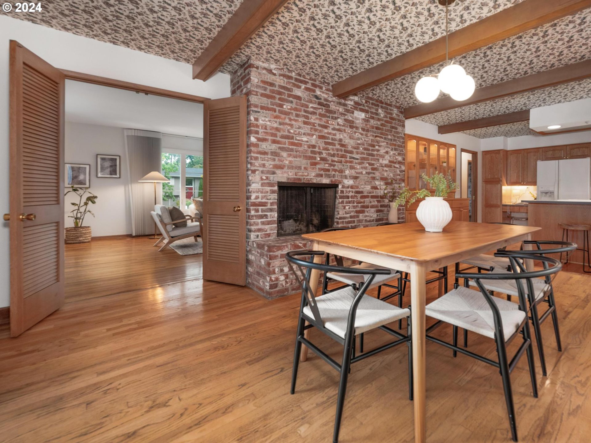 2210 Southwest Roxbury Avenue Portland, OR 97225 - Photo 5 of 27 Gallery Image 5