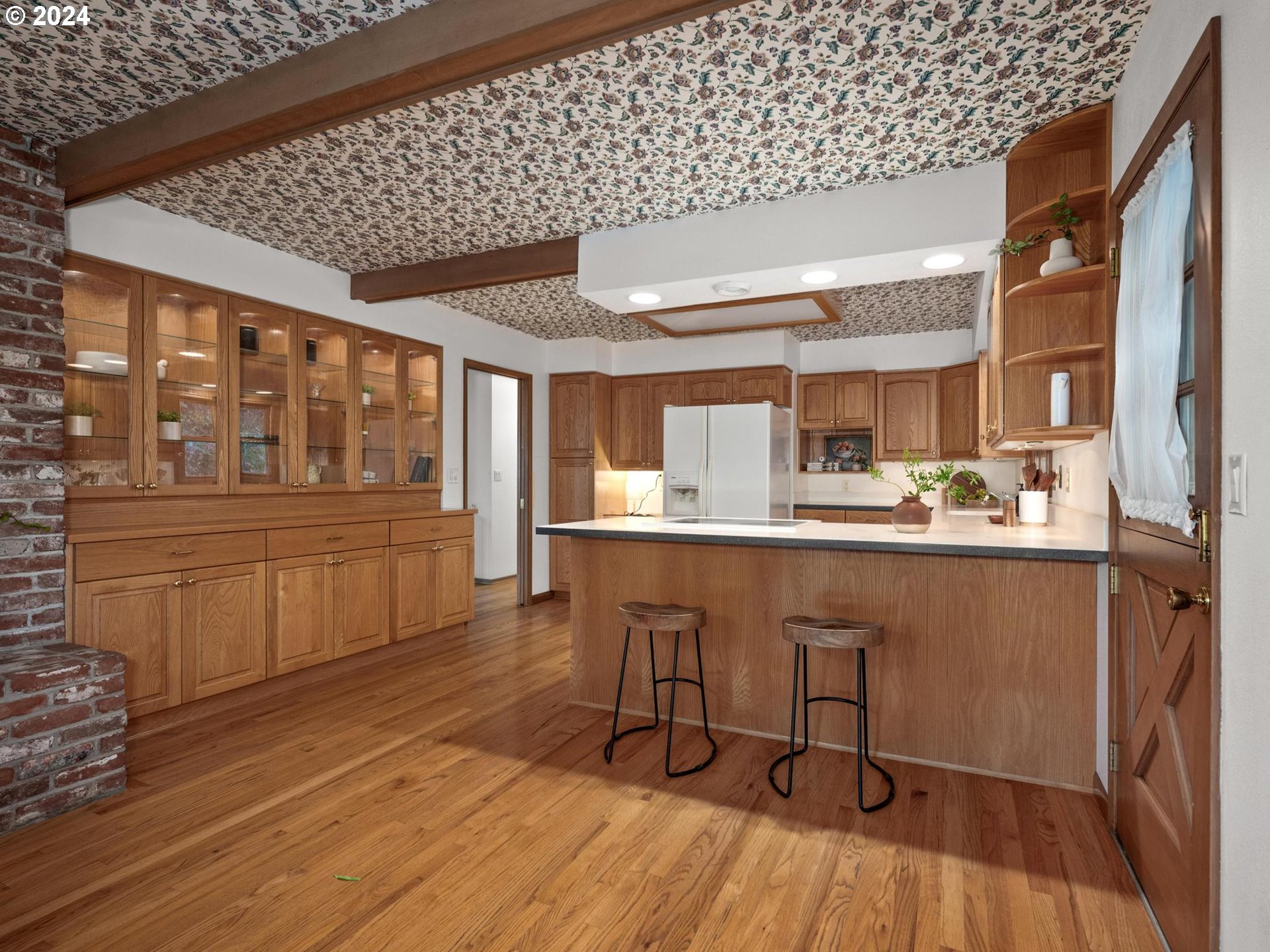 2210 Southwest Roxbury Avenue Portland, OR 97225 - Photo 6 of 27 Gallery Image 6
