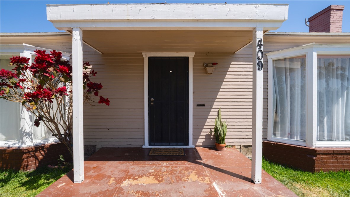 409 West Cedar Street Compton, CA 90220 - Photo 2 of 5