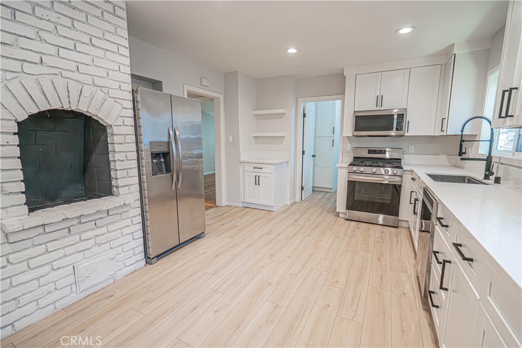 8534 Bothwell Road Northridge, CA 91324 - Photo 8 of 37