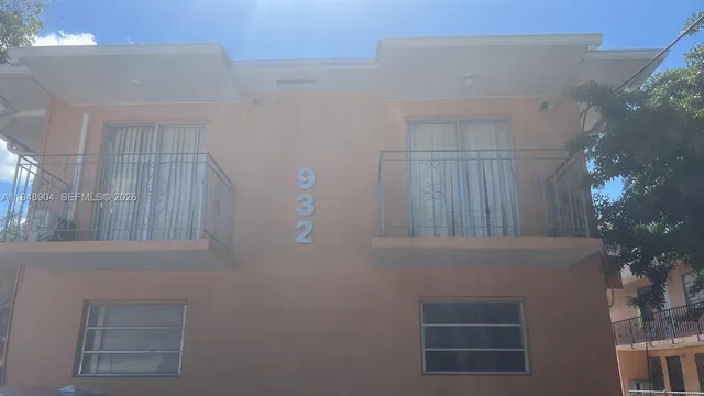 $2,250 | 932 Northwest 5th Street, Unit 3, Miami, FL 33128