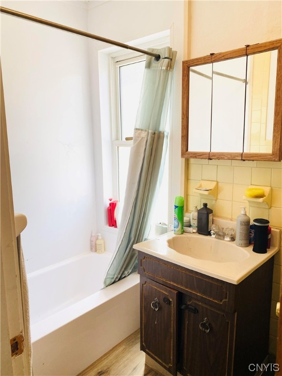 117 Woods Road Geddes, NY 13209 - Photo 27 of 41 Apartment 2 Bathroom