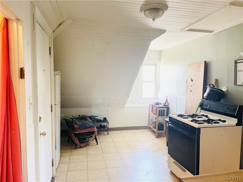 117 Woods Road Geddes, NY 13209 - Photo 30 of 41 Apartment 3 Kitchen