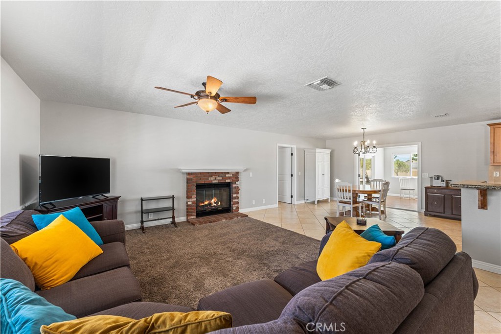 16311 Nosoni Road Apple Valley, CA 92307 - Photo 15 of 44
