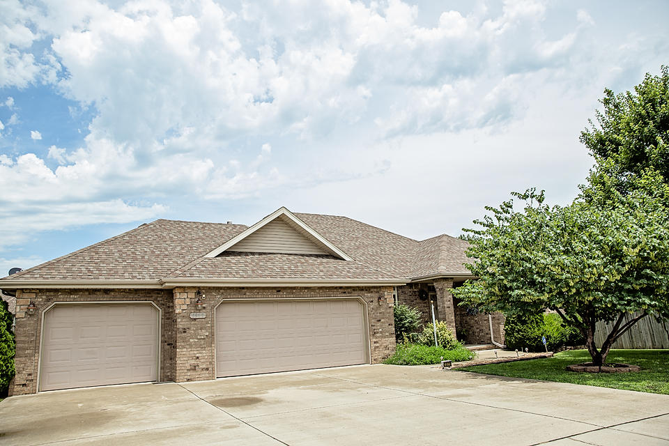 3377 West Grandview Street Springfield, MO 65803 - Photo 1 of 1 23