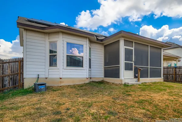 $2,400 | 9224 Grand Western, Converse, TX 78109