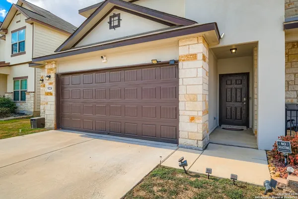 $2,400 | 9224 Grand Western, Converse, TX 78109