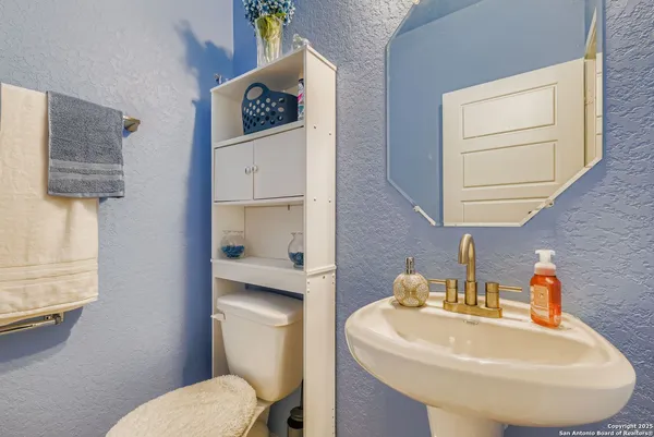 $2,400 | 9224 Grand Western, Converse, TX 78109