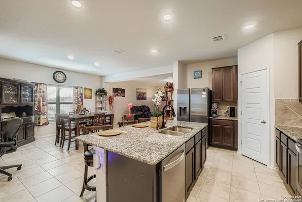 $2,400 | 9224 Grand Western, Converse, TX 78109
