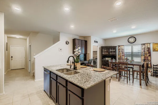 $2,400 | 9224 Grand Western, Converse, TX 78109