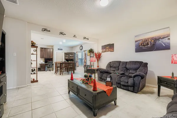 $2,400 | 9224 Grand Western, Converse, TX 78109