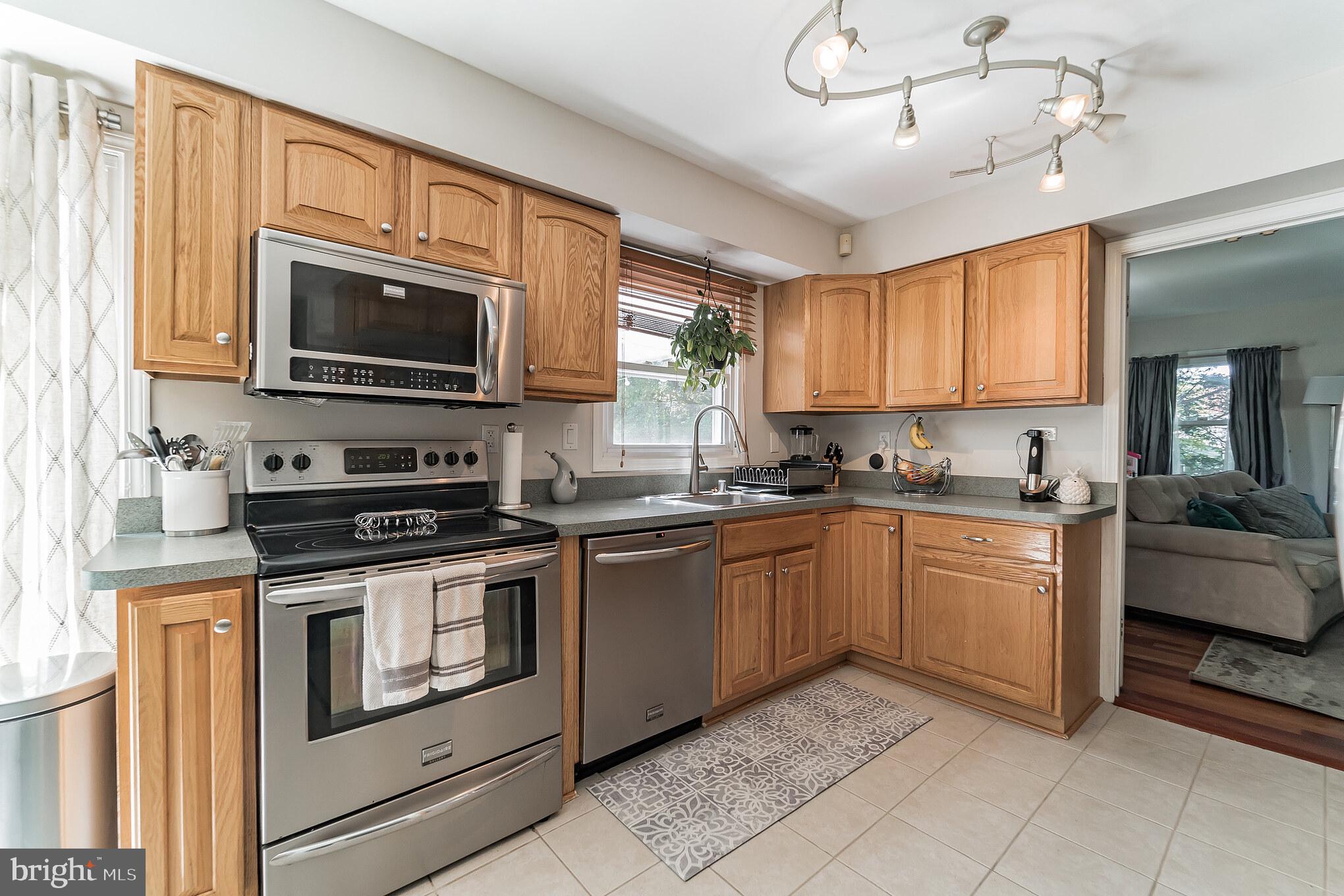 8717 Granite Lane Laurel, MD 20708 - Photo 11 of 30