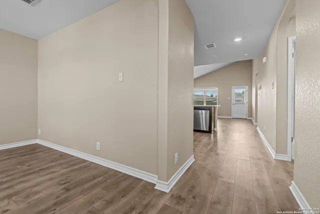 $1,950 | 13306 Needle Grass, San Antonio, TX 78254