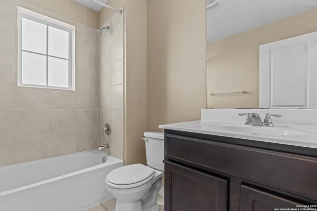 $1,950 | 13306 Needle Grass, San Antonio, TX 78254