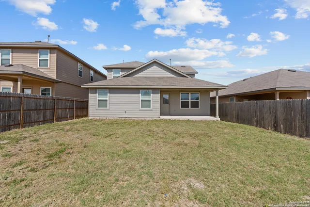 $1,950 | 13306 Needle Grass, San Antonio, TX 78254