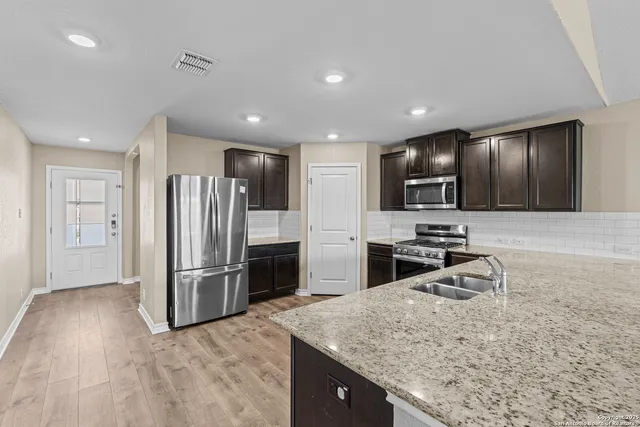 $1,950 | 13306 Needle Grass, San Antonio, TX 78254