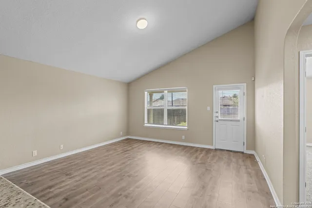 $1,950 | 13306 Needle Grass, San Antonio, TX 78254